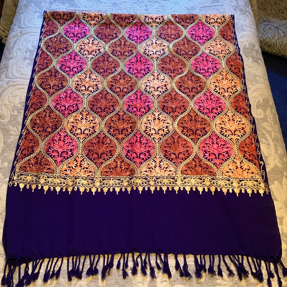 Exquisitely Embroidered Fringed Scarf/Wrap NWOT